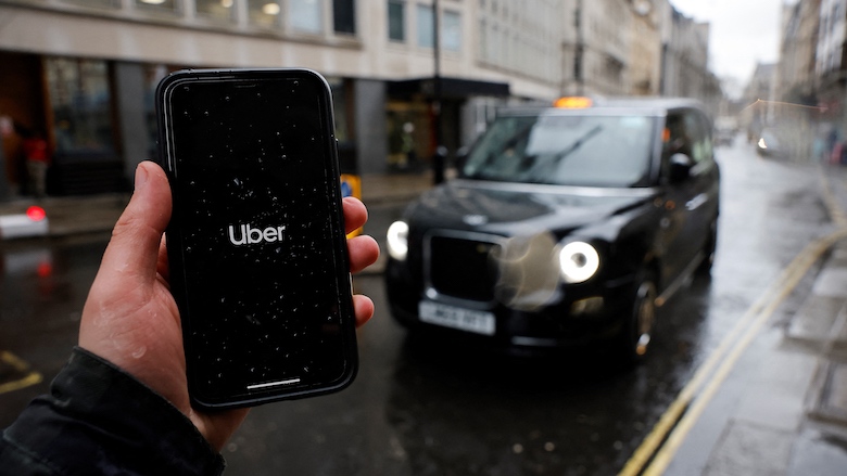 Uber verhoogt prijzen zonder klanten hierover in te lichten