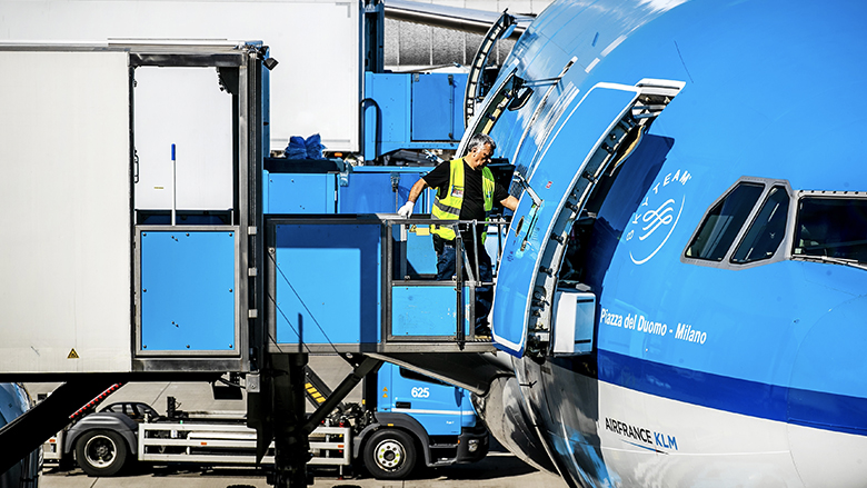 Staking KLM op Schiphol leidt tot grote drukte en uitval tientallen vluchten
