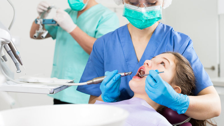 Niet meer naar de tandarts: 10 procent vindt het te duur of is bang voor de pijn