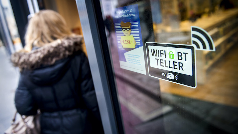 Autoriteit Persoonsgegevens geeft Enschede boete om wifi-tracking in binnenstad